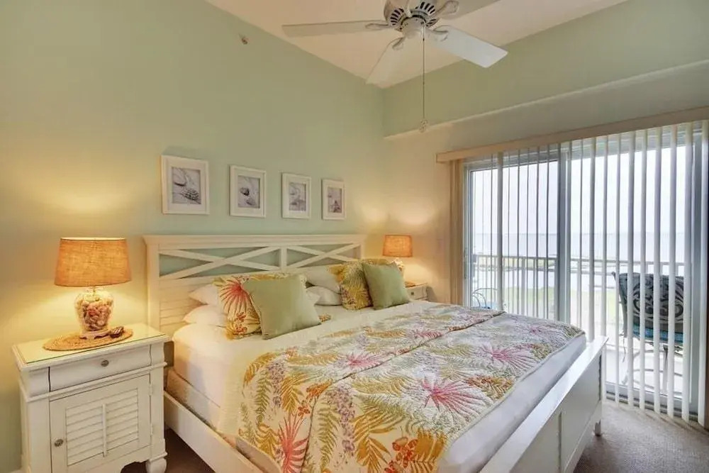 402 Playa Flamingo - 2 Br Condo