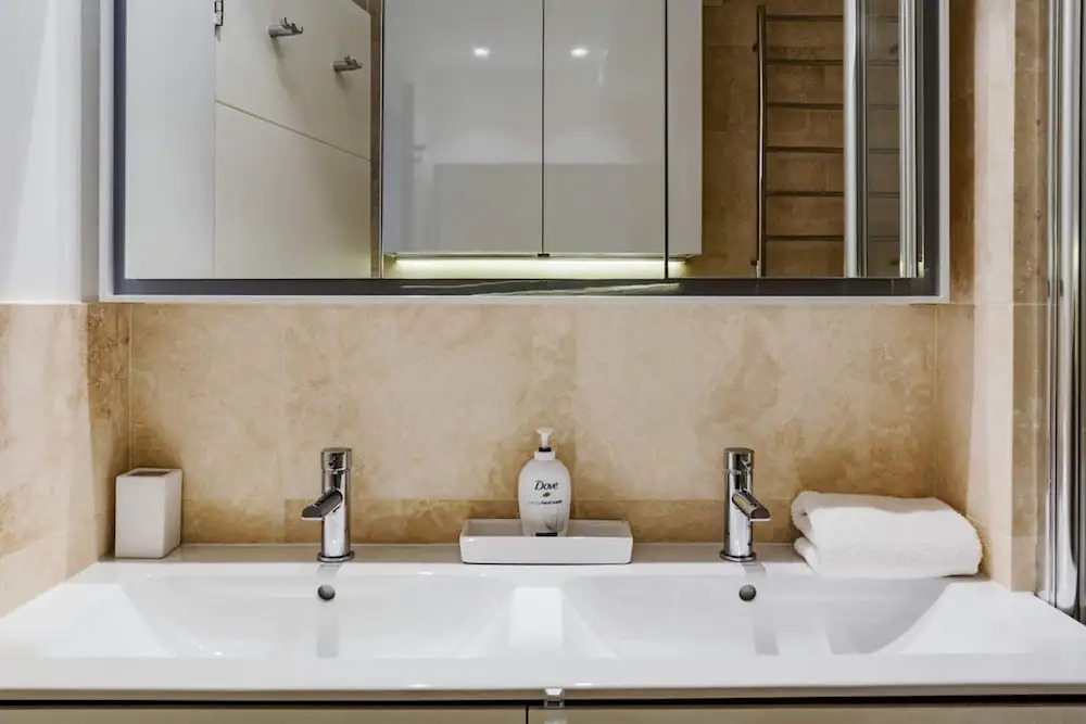 Beautiful 2 Bed 2 Bath Flat in South Kensington