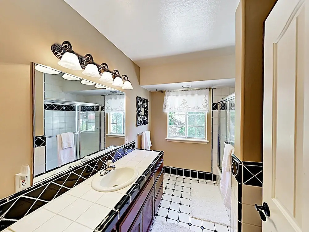 11750 Atascadero - 5 Br Home