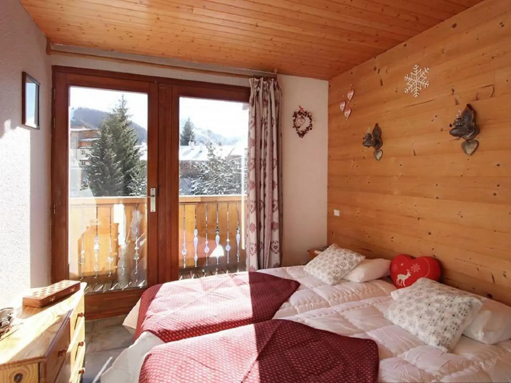 Large 16-person chalet with hot tub on terrace in Les Deux Alpes