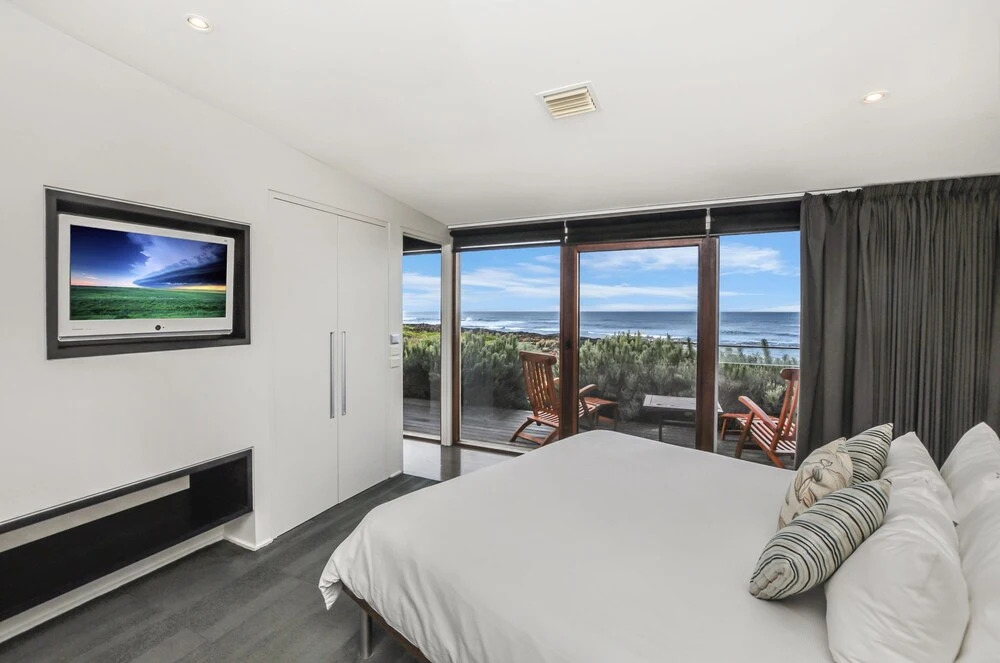 Hearn's Beachside Villa 1