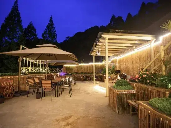 Qingcheng Mountain Know Village Private Tang Homestay