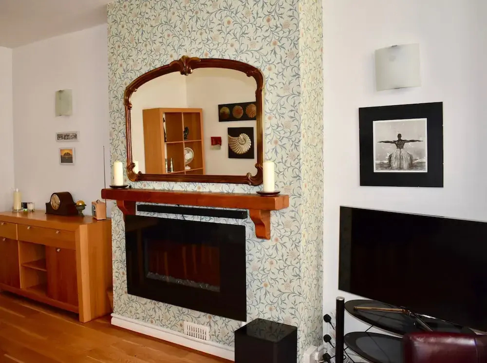 Spacious 1 Bedroom Flat Near The Beach