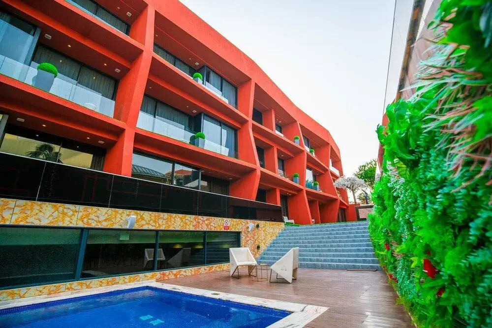 The Vynyard, Accra