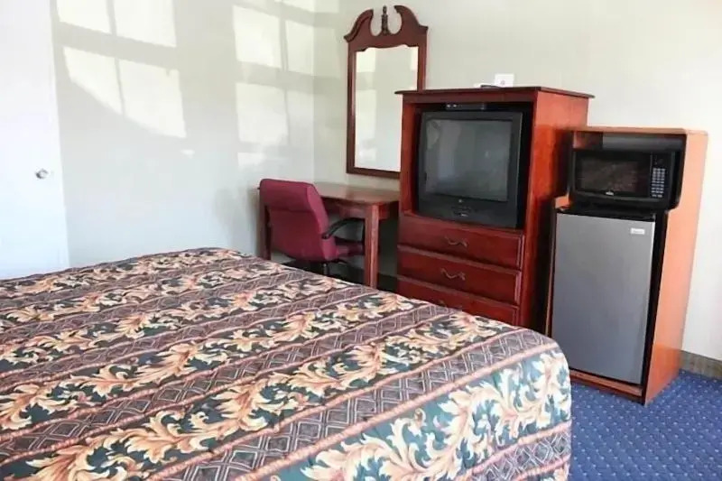 Western Village Inn-NEWLY RENOVATED