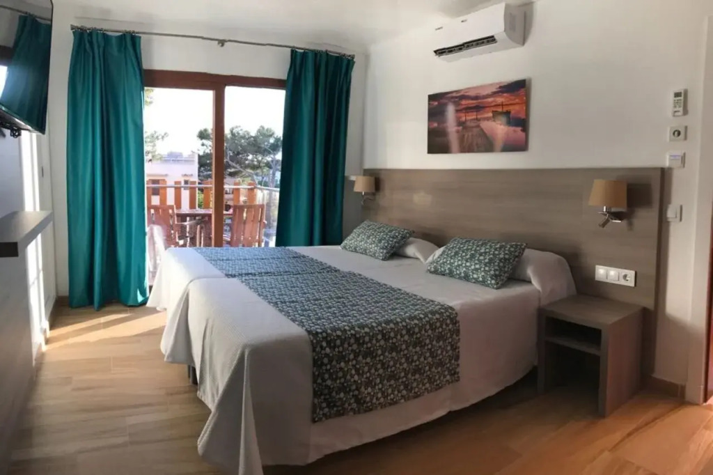 Apartamentos Playa Ferrera