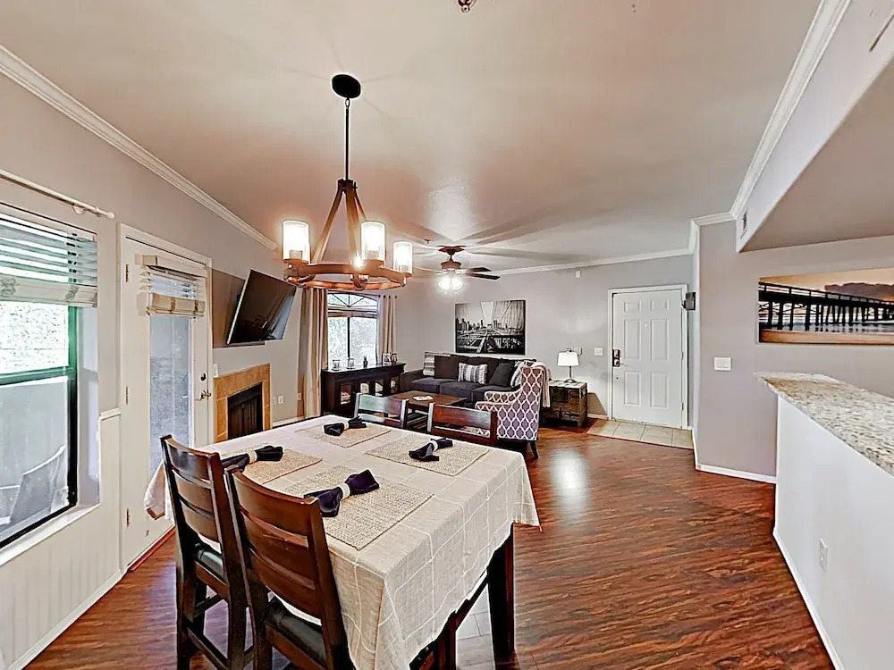 15095 Scottsdale - 2 Br Condo
