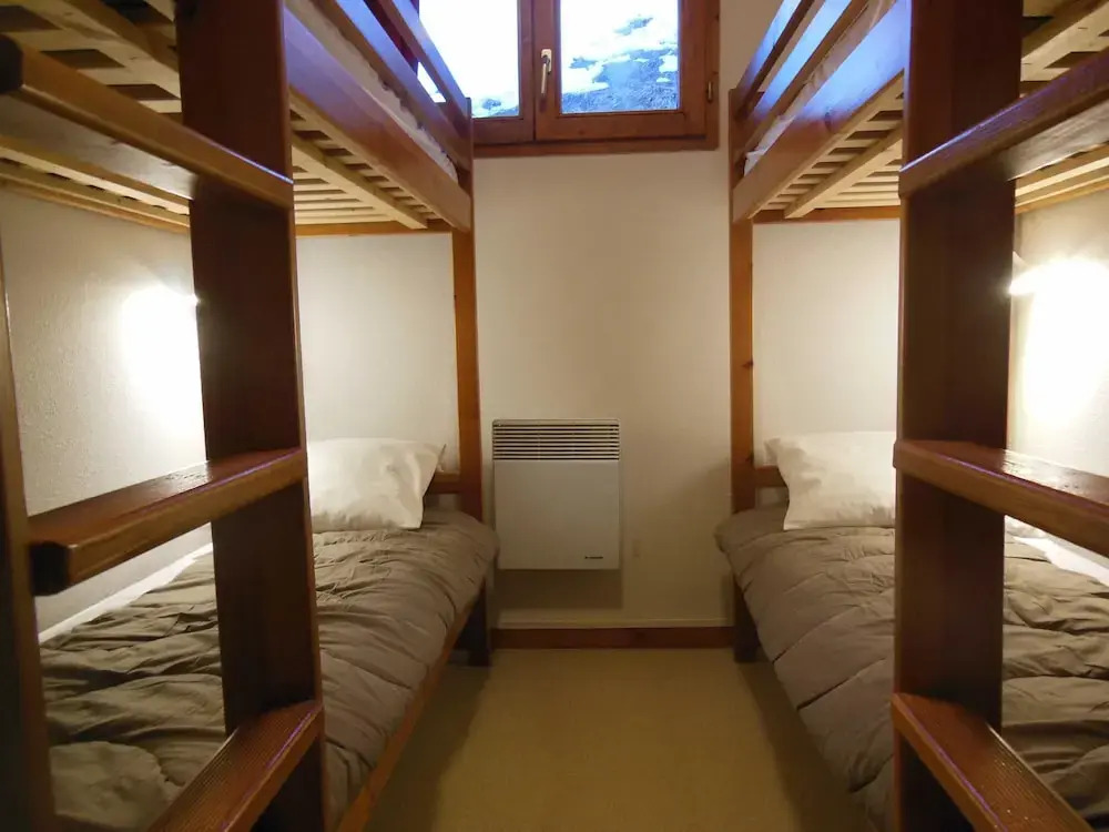 Lou Services Apartment H01 LSI 001
