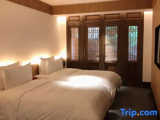 Yebo Qinhuai Water Street Hotel (Nanjing Confucius Temple)