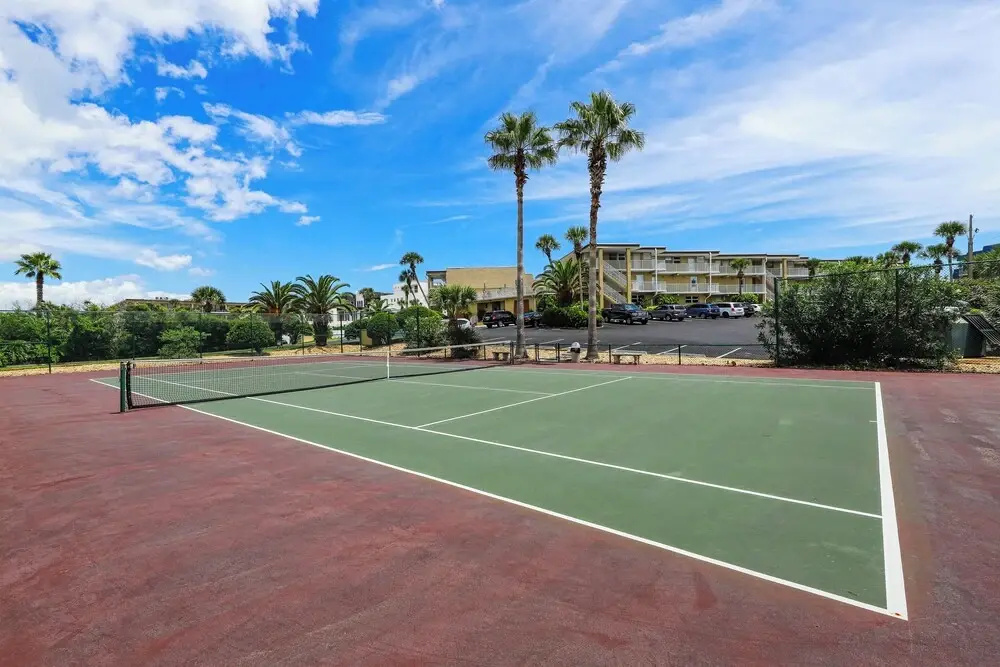 Ocean View Condo w/ Direct Beach Access & Shared Swimming Pool/tennis