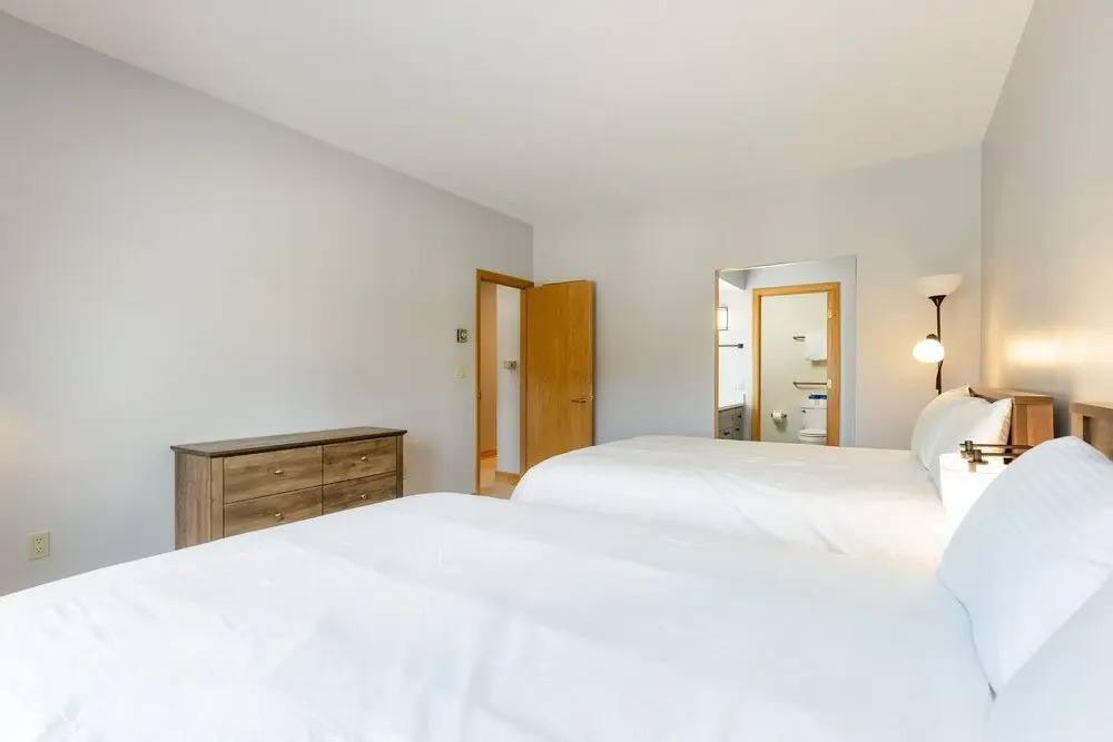 2705 Chateaux DMont