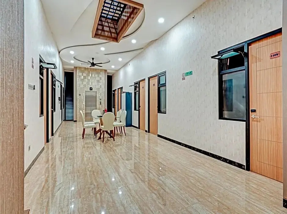 OYO 90227 Citraland Residence