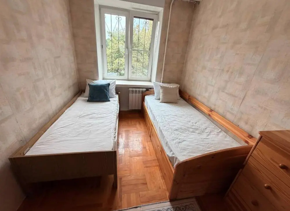 Moment House  на Космонавтов 12