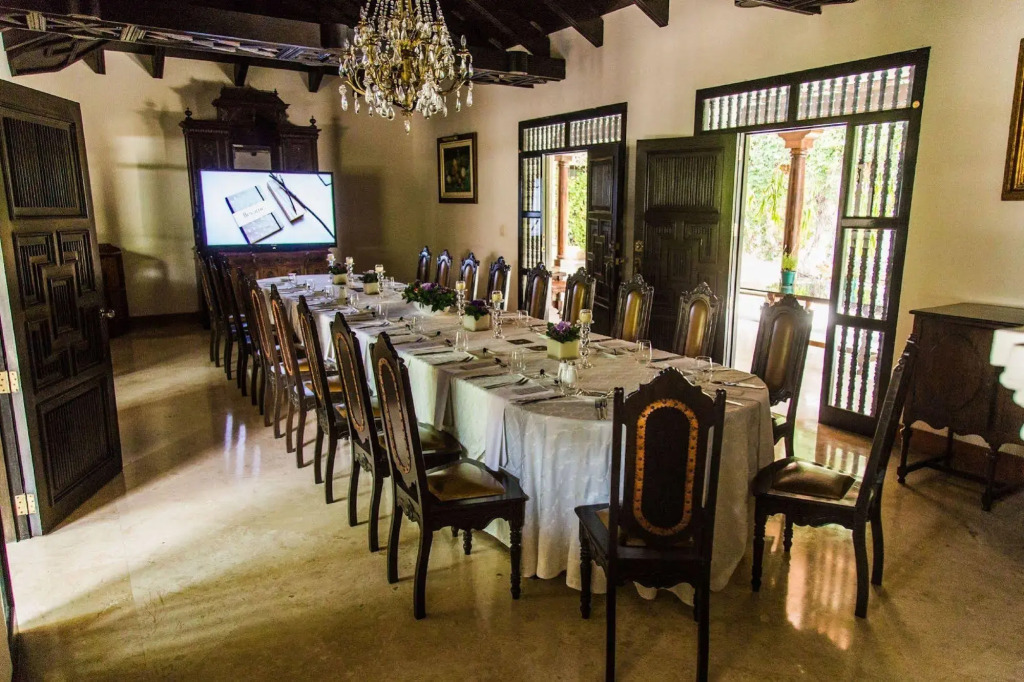 Pensativo House Hotel