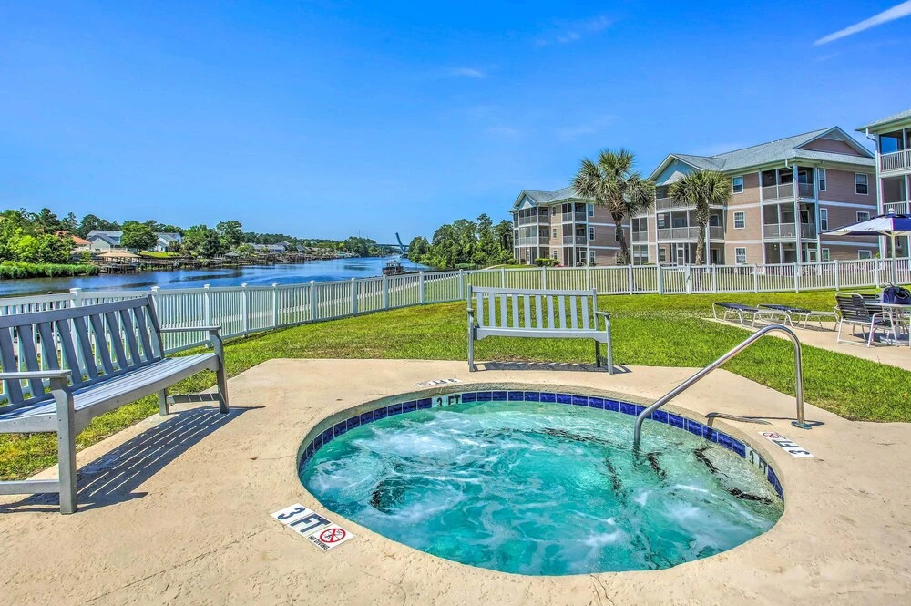 Sunny N Myrtle Condo w/ Pool < 2 Mi to Beach!