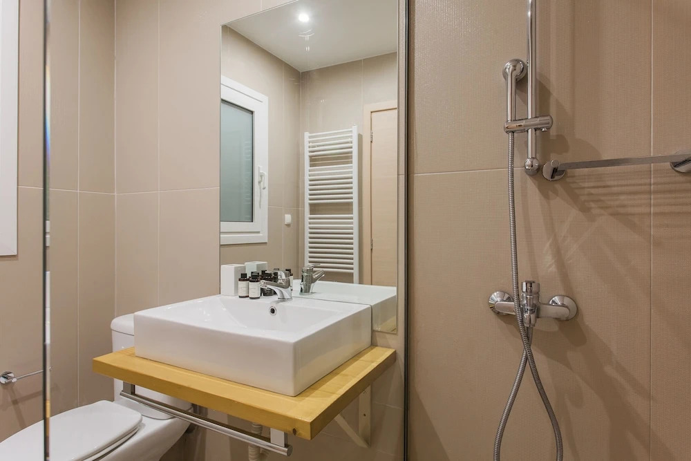 Groovy 2BR Apartment in Koukaki