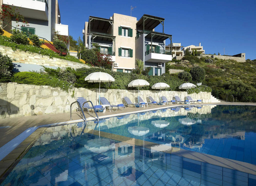 Erivolos Studios & Apartments