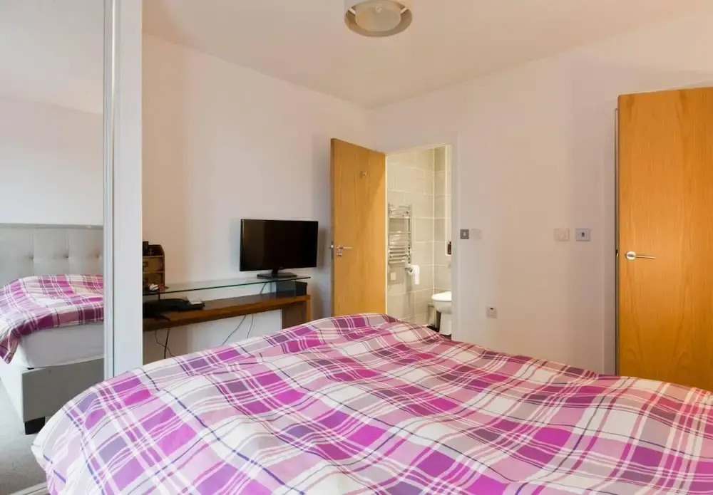 2-bed Apartment Only 15 Mins From Central London