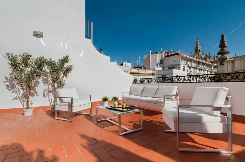 Wonderful 3 Bd Apatm in Front of the Cathedral With Terrace. Cabildo I