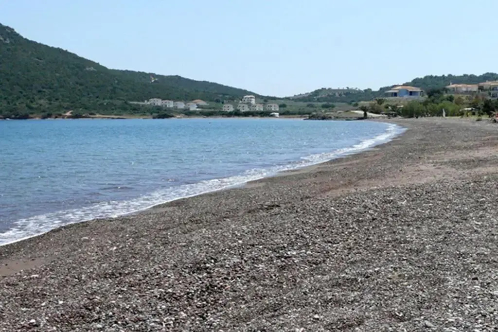 Aeolos beachfront family residence