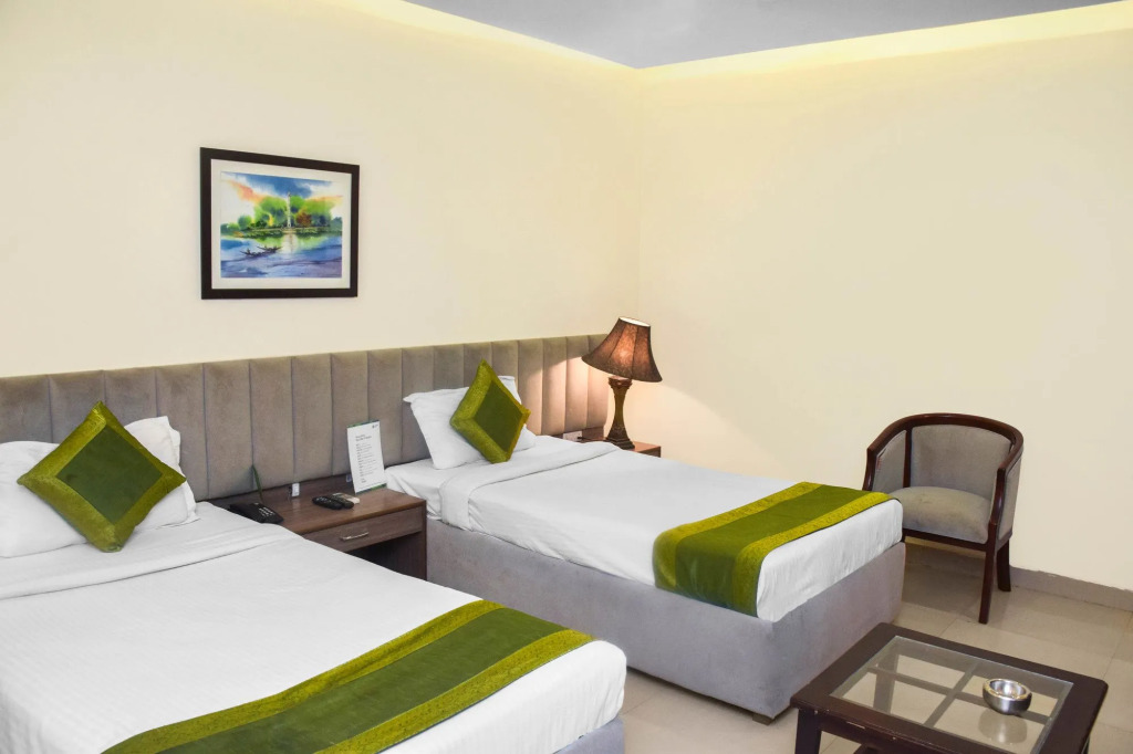 FabHotel Metro View