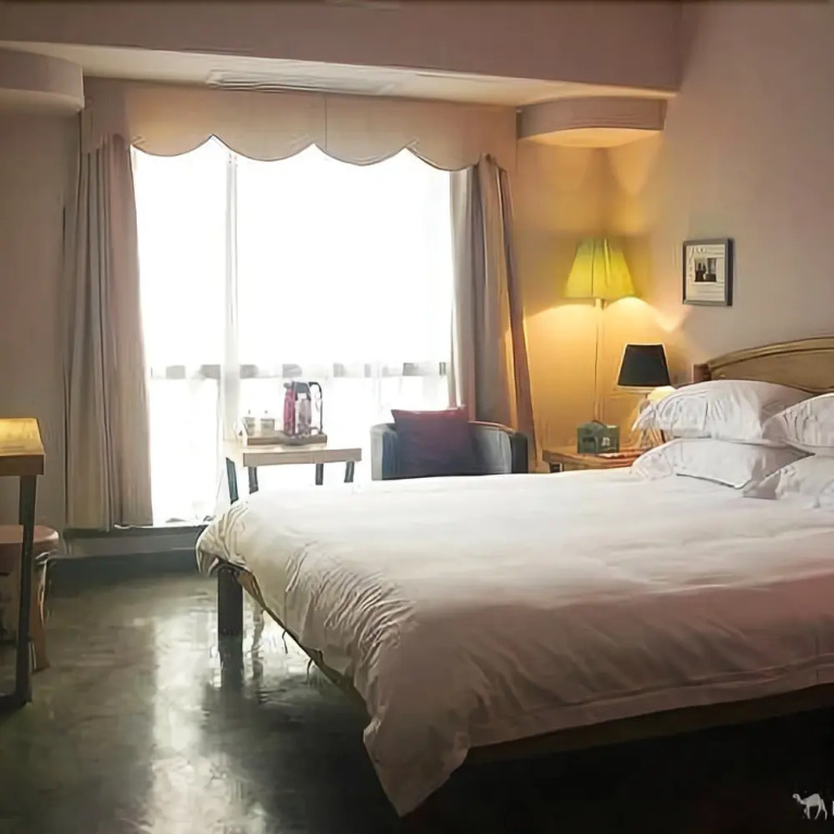 Hairong Yisheng Hotel