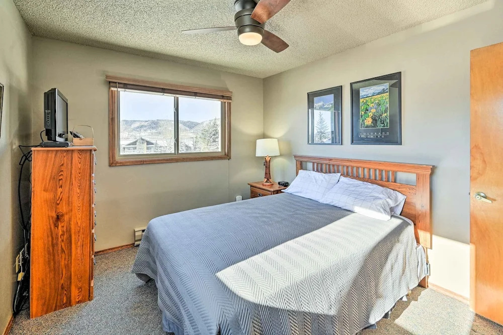 Hike + Relax Poolside! Unit 3 Mi to Dtwn Steamboat