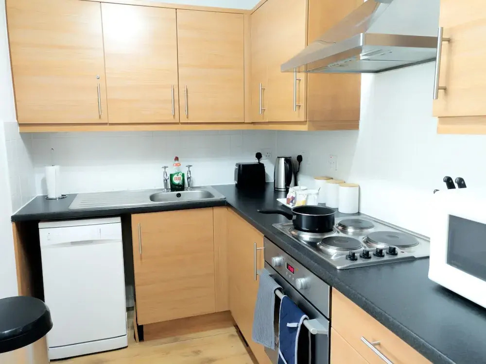 Central Apartment With Free Parking - By Doze