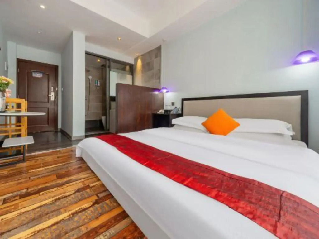 Jingyue Hotel (Chuxiong select branch)