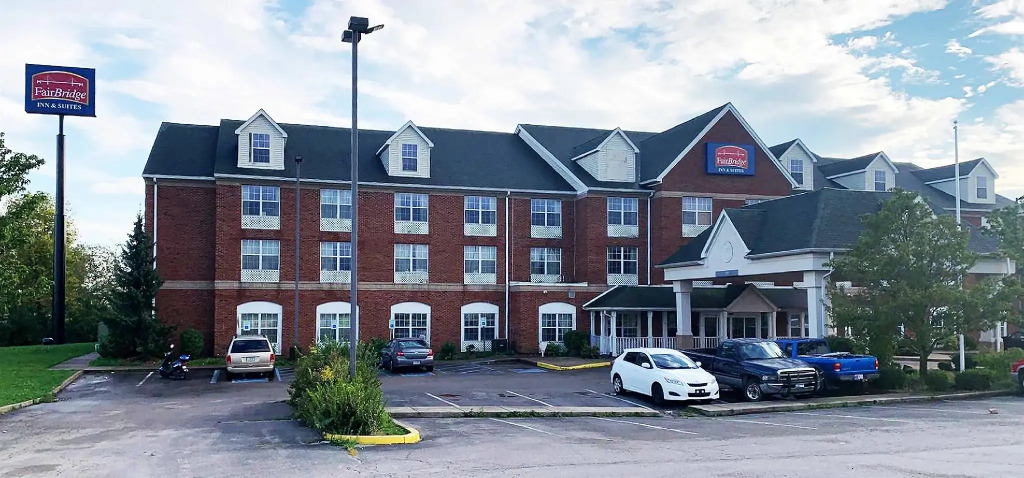 BlissPoint Inn & Suites Marion
