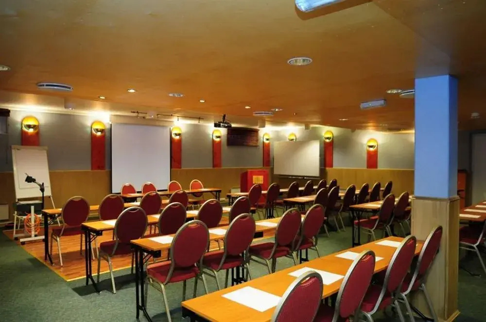 Reisafjord Hotel
