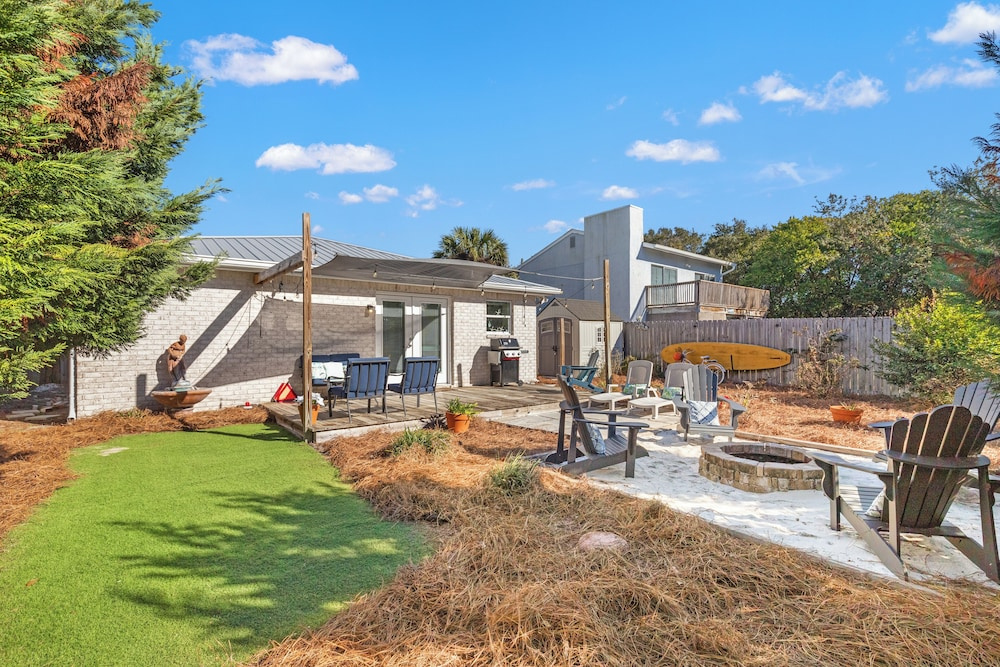 Laguna Breeze! Dog-friendly 4BR Beach Escape for 8 With Coastal Charm!