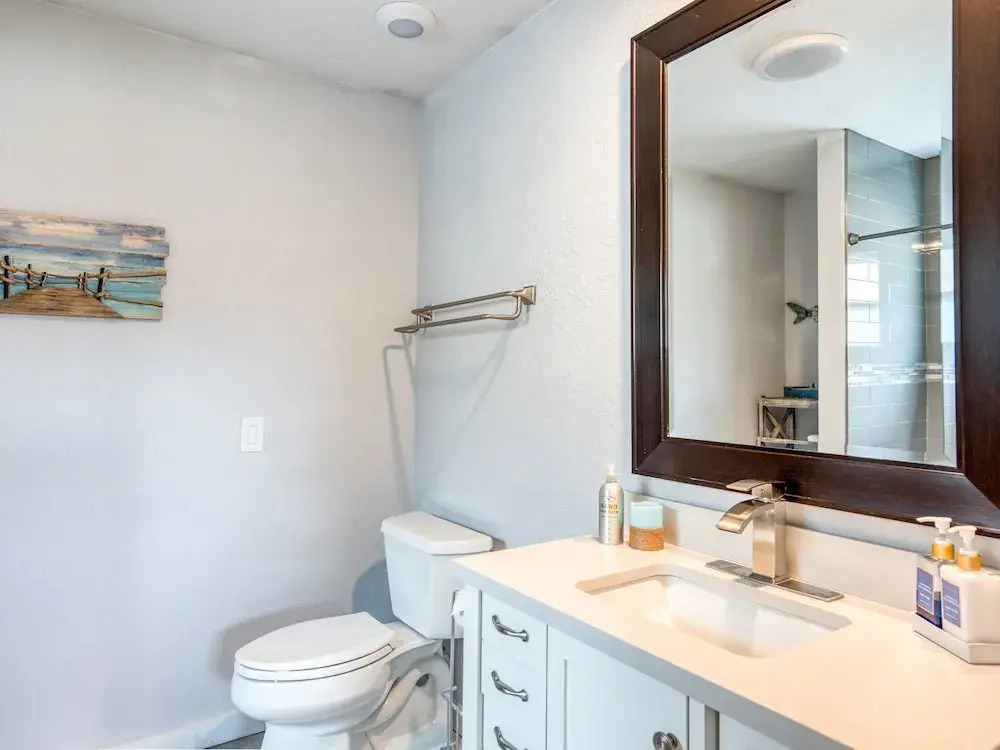 Canalfront Dream Pool, Dock & 3 Blocks To Beach! 5 Bedroom Home