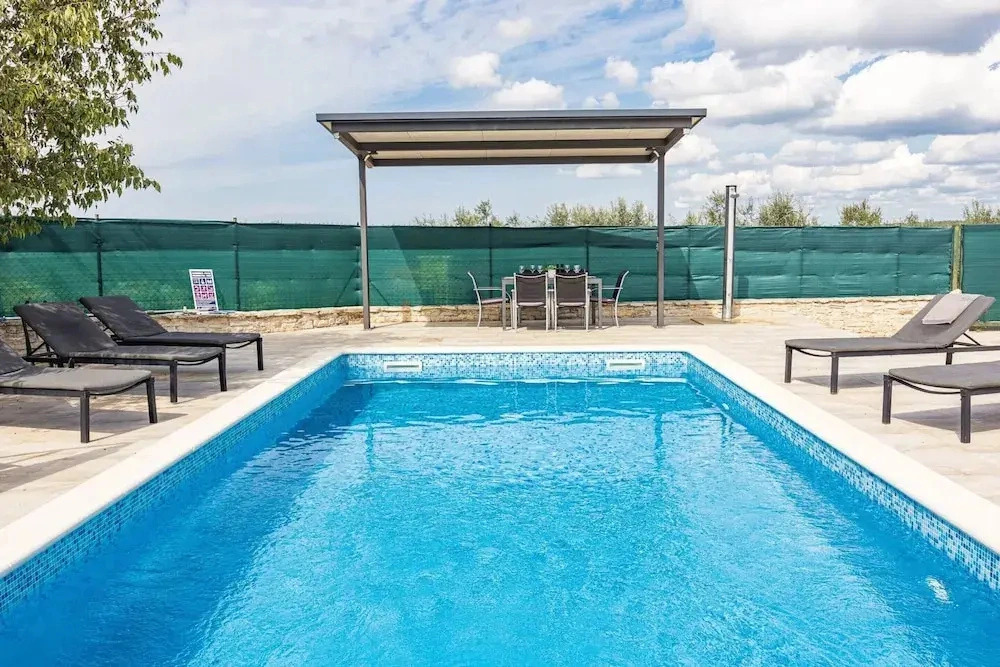 Villa With Pool in Stancia San Antonio