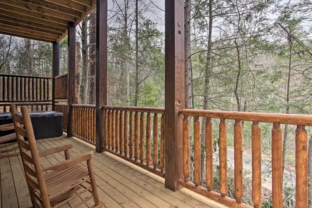 Luxe Cabin w/ Home Theater < 2 Miles to Gatlinburg