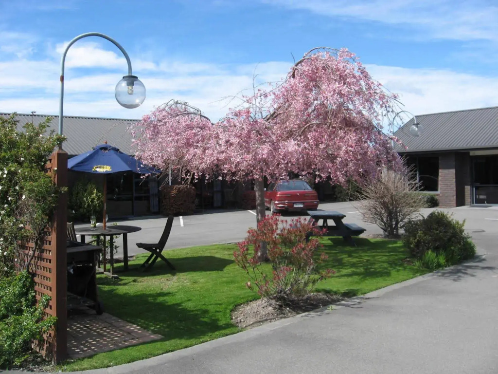 Aston Court Motel