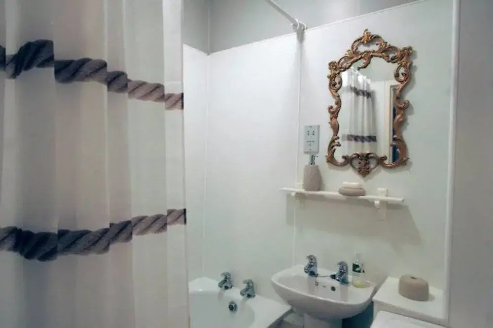 JOIVY Stylish Castle View Apartment