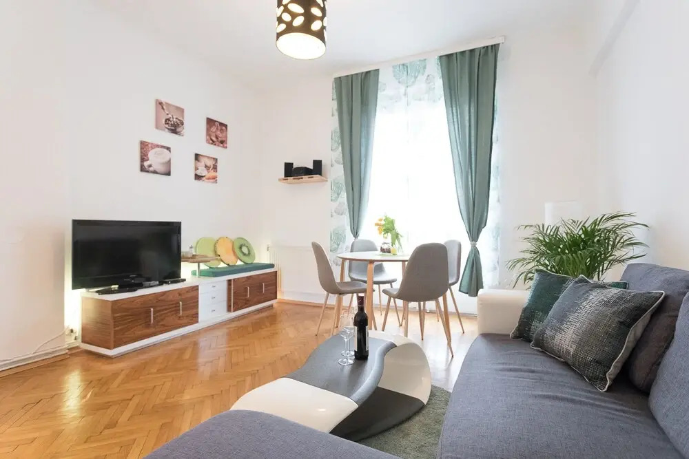 Fr.balcony-trendy neighborhood-2BR 45sqm