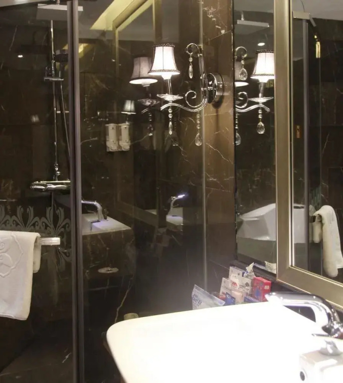 Guiyang Lincheng Wanyi Hotel