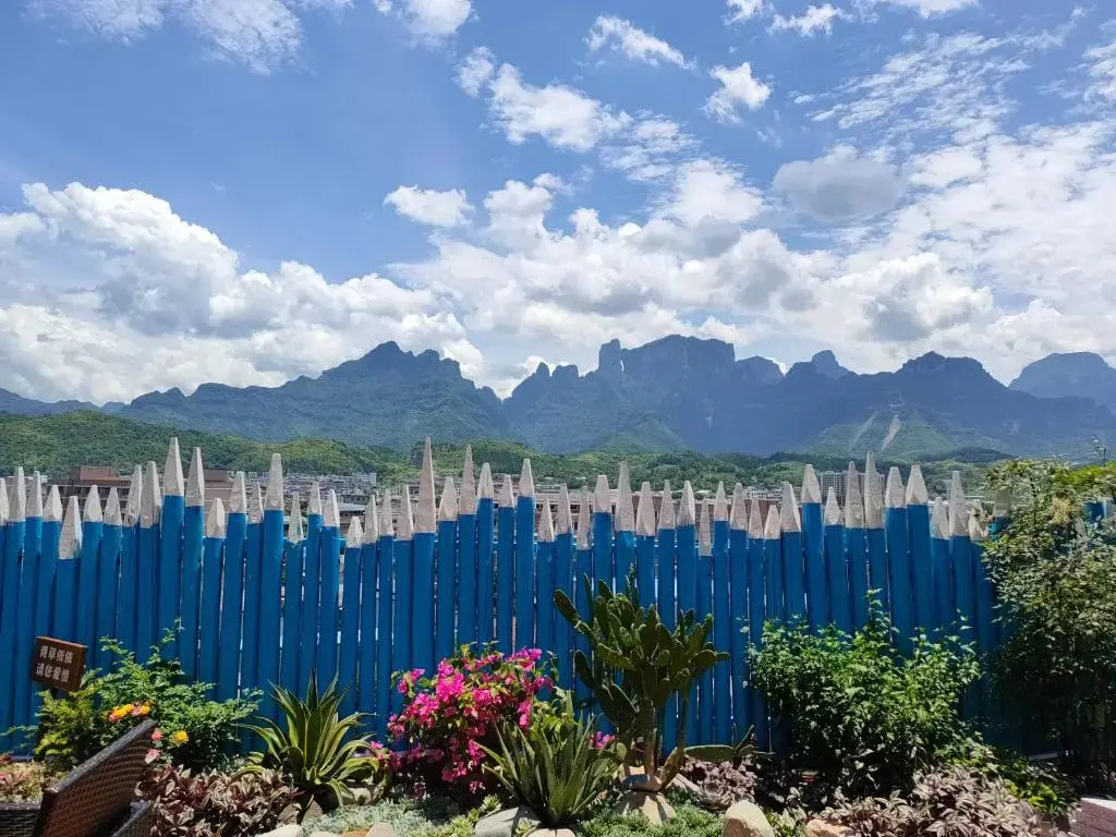 ROY Sean Castle Resort Inn-Zhangjiajie Tianmenshan Cableway Branch