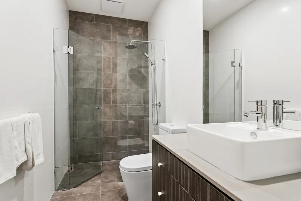 Little Grenfell Apartments by Urban Rest
