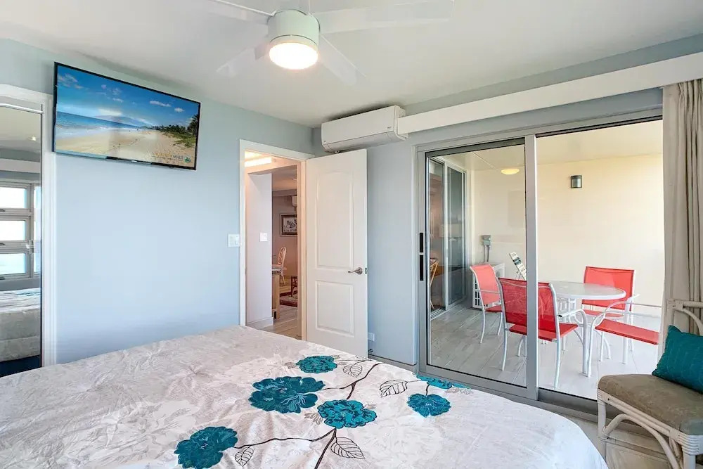 Royal Mauian 309 - Direct Ocean Front, Renovated, Seconds to the Beach, Split AC