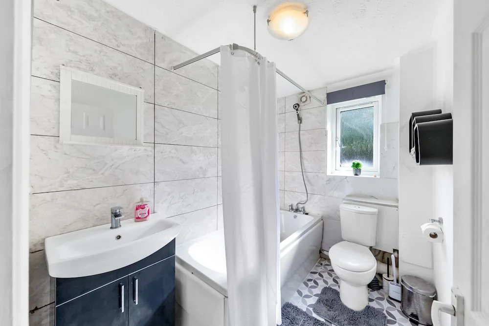 Stunning 1 Bedroom Apartment in Dagenham