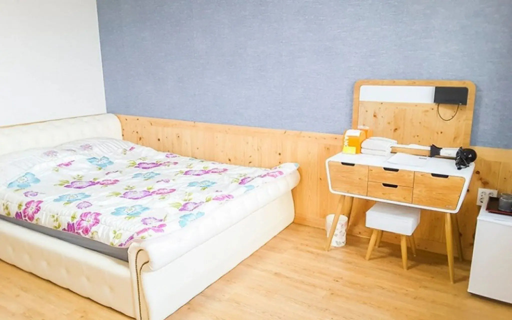 Seogwipo Hayanunduk Pension