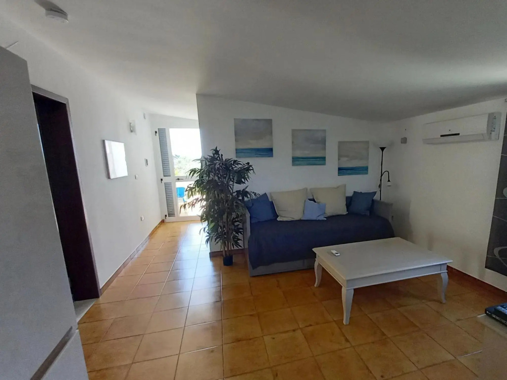 Apartment Casa Gino with sea views in San Pietro in Bavegna