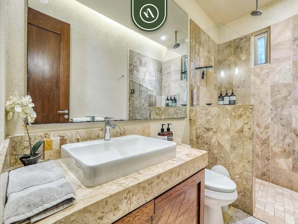 Amazing 1 BR Condo - Rooftop Pool - Bay View