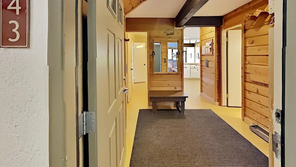 543 2 Bedroom Condo