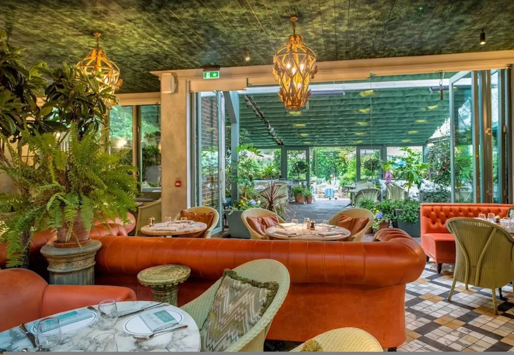 A Chelsea Retreat - 2 BR With Garden and Parking