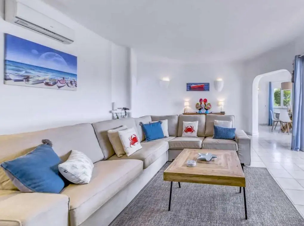 Stunning Carvoeiro Villa Casa Relva Branca 3 Bedrooms Tennis Court Distant Sea Views
