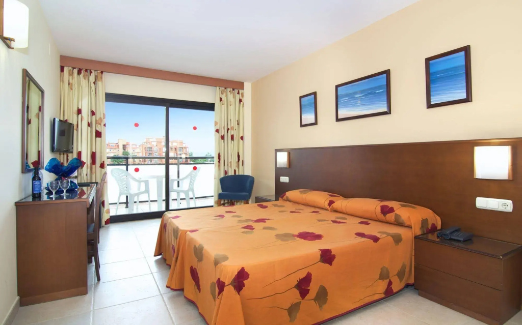 Hotel Puente Real